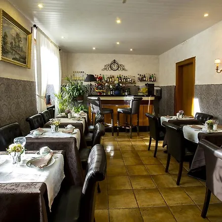 Logis Restaurant La Tete Des Faux