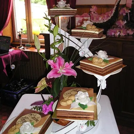 Logis Restaurant La Tete Des Faux Otel Le Bonhomme