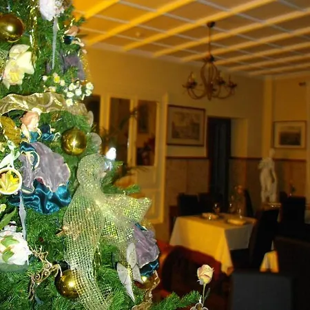 Hotel Logis Restaurant La Tete Des Faux Le Bonhomme