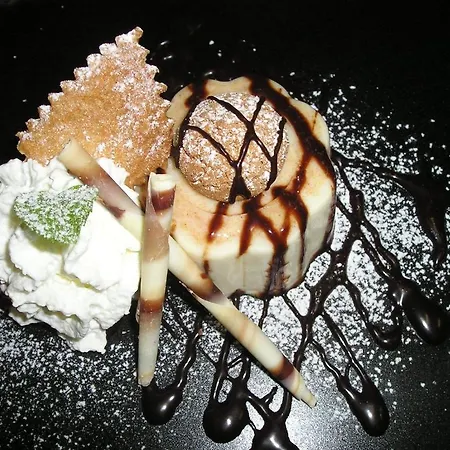 Logis Restaurant La Tete Des Faux Hotel Le Bonhomme