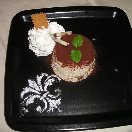 Logis Restaurant La Tete Des Faux Hotel