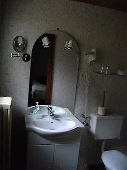 Hotel Logis Restaurant La Tete Des Faux 2*