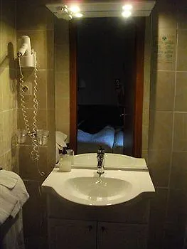 Logis Restaurant La Tete Des Faux 2* לה בונהום