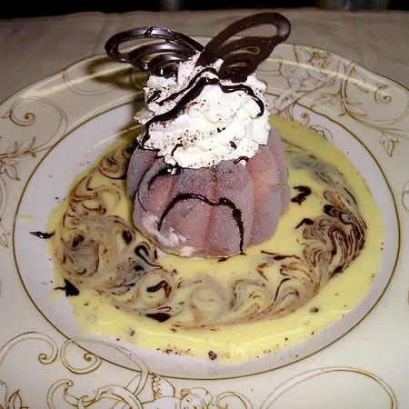 Logis Restaurant La Tete Des Faux Hotel Le Bonhomme