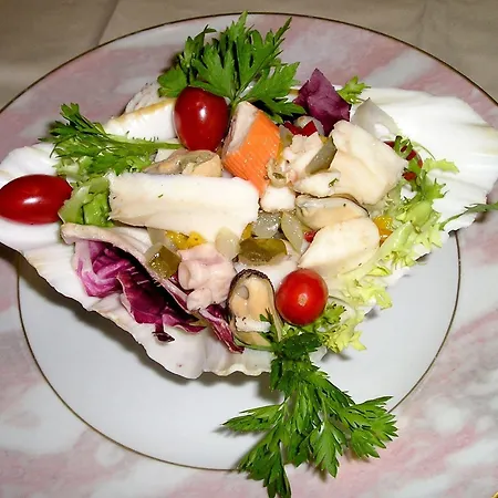 Hotel Logis Restaurant La Tete Des Faux Le Bonhomme