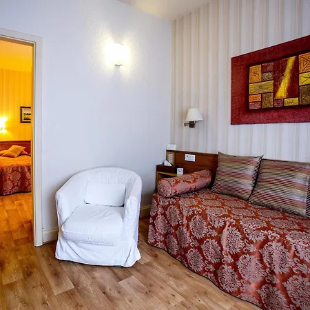 Otel Logis Restaurant La Tete Des Faux Le Bonhomme